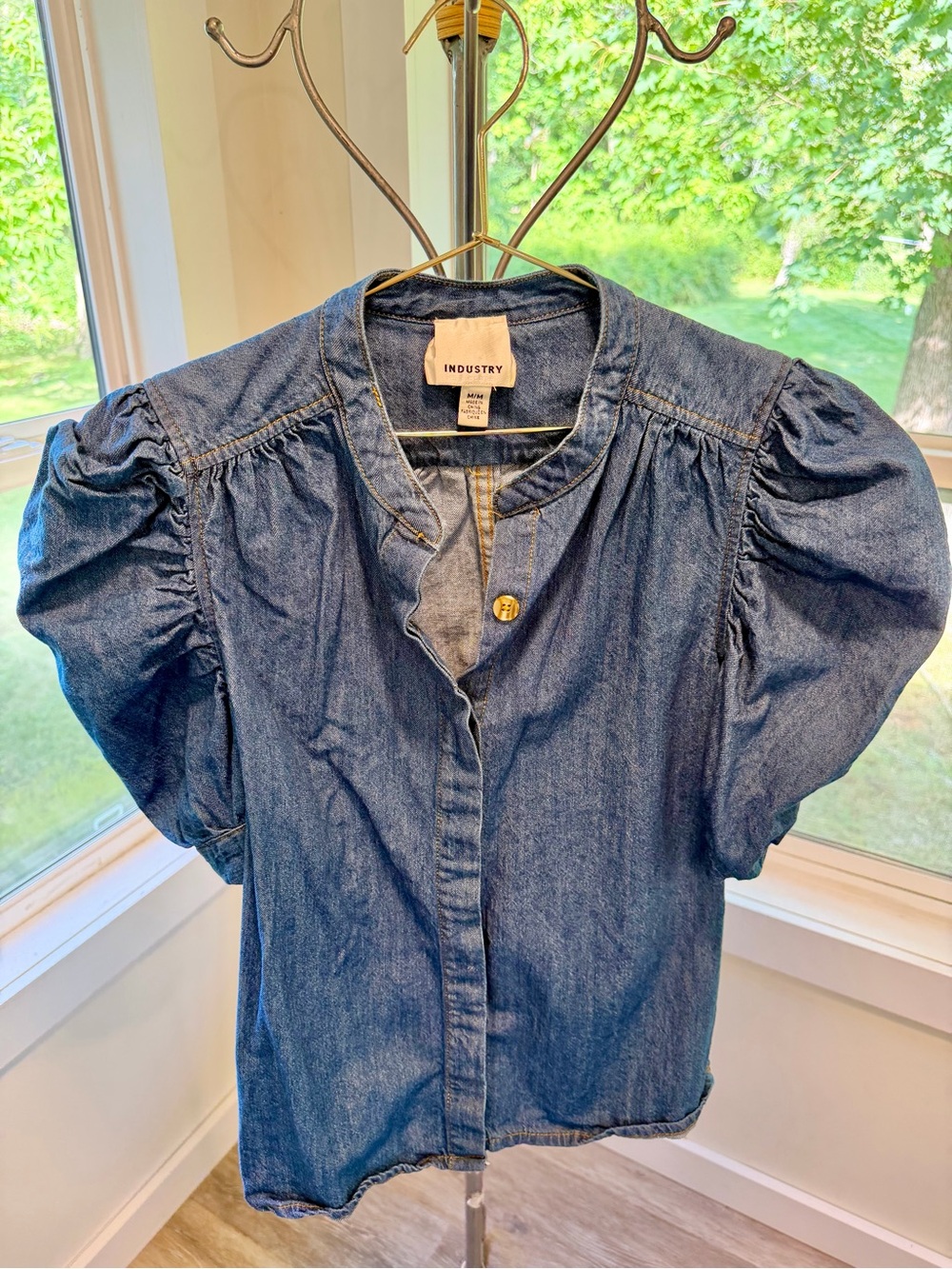 Denim Puff-Sleeve Button-Front Top in Blue